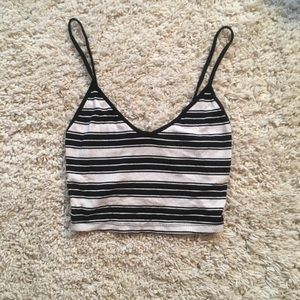 Black and white ribbed crop top